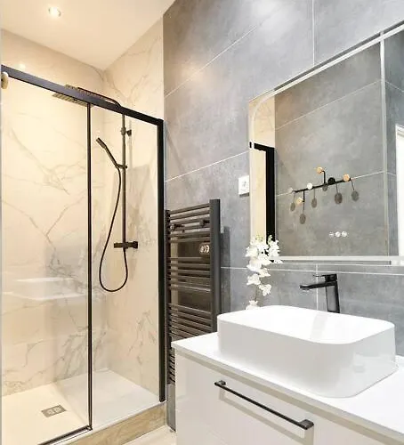 Le Viennet By 1609 Residences Μπεζιέ